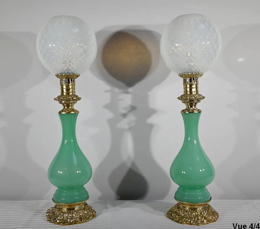 Paire de Lampes en Opaline et Bronze – Fin XIXe