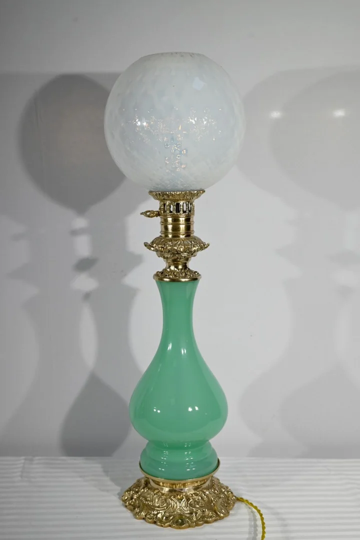 Paire de Lampes en Opaline et Bronze – Fin XIXe