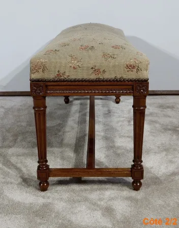 Longue Banquette en Noyer massif, style Louis XVI – 1900