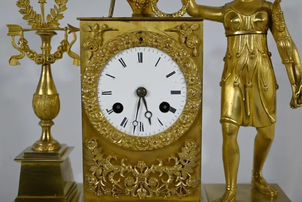 Horloge en Bronze Doré – Début XIXe
