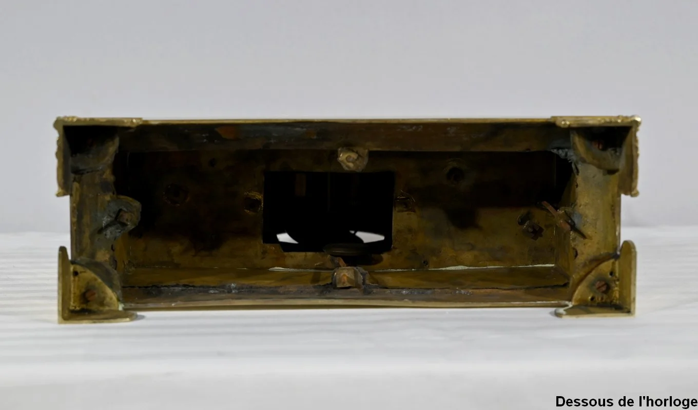 EARLY NINETEENTH CENTURY CLOCK
