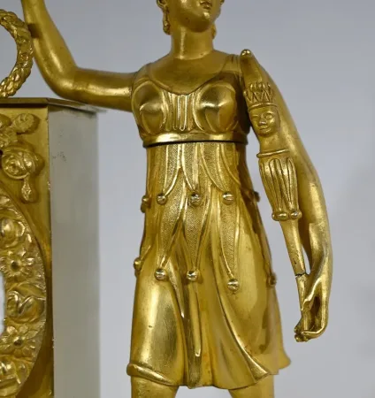 Horloge en Bronze Doré – Début XIXe