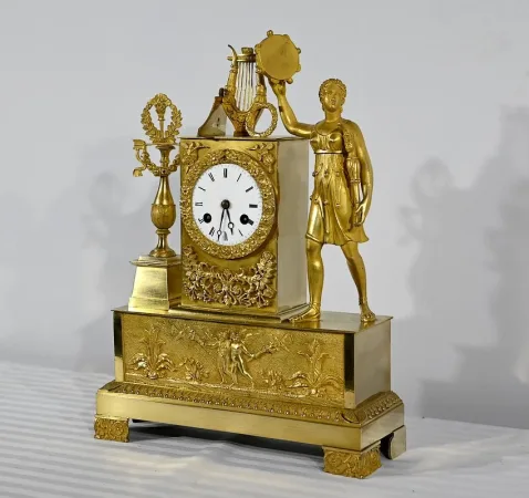 Horloge en Bronze Doré – Début XIXe