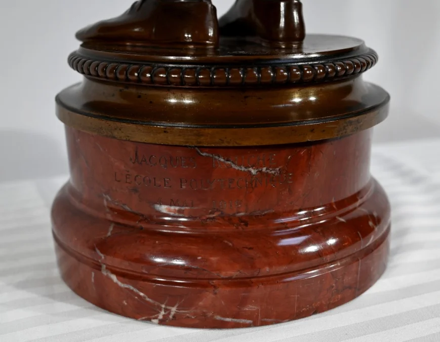 BRONZESTATUETTE signiert P. DUBOIS