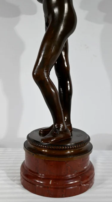 BRONZESTATUETTE signiert P. DUBOIS