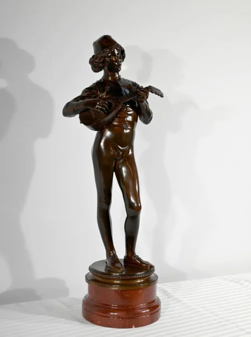 BRONZESTATUETTE signiert P. DUBOIS