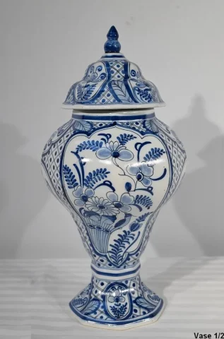 PAIR OF DELFT FAIENCE  VASES
