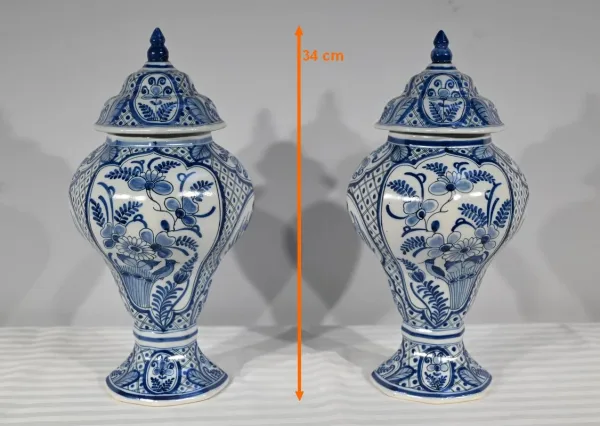 Paire de Vases en Faïence de Delft – Début XXe