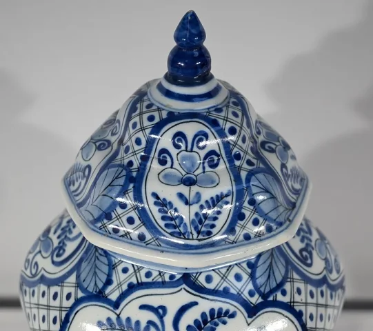 PAIR OF DELFT FAIENCE  VASES