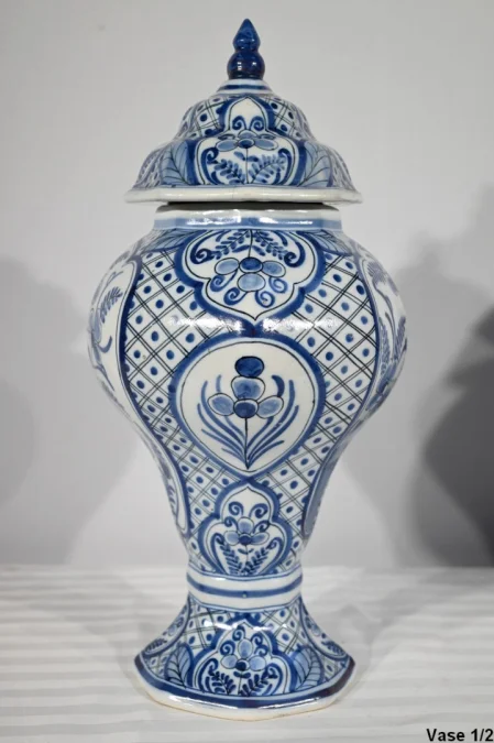 PAAR DELFTER FAIENCE-VASEN