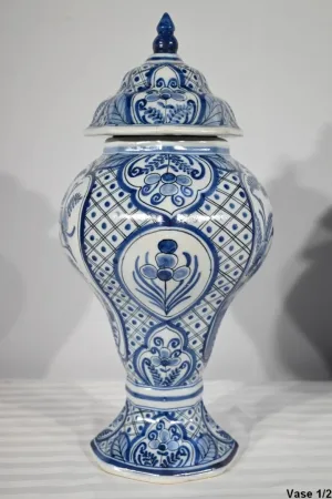 Paire de Vases en Faïence de Delft – Début XXe
