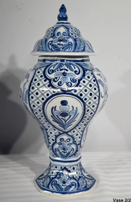 PAAR DELFTER FAIENCE-VASEN