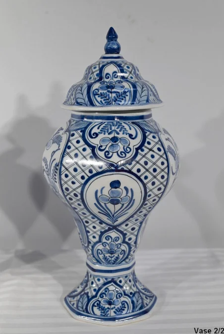 PAAR DELFTER FAIENCE-VASEN
