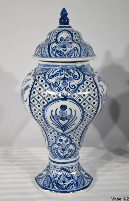 PAAR DELFTER FAIENCE-VASEN