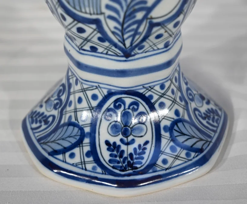 PAAR DELFTER FAIENCE-VASEN