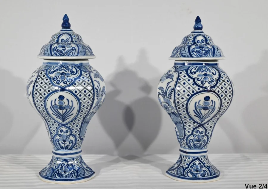 PAAR DELFTER FAIENCE-VASEN