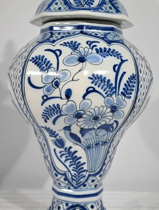PAAR DELFTER FAIENCE-VASEN