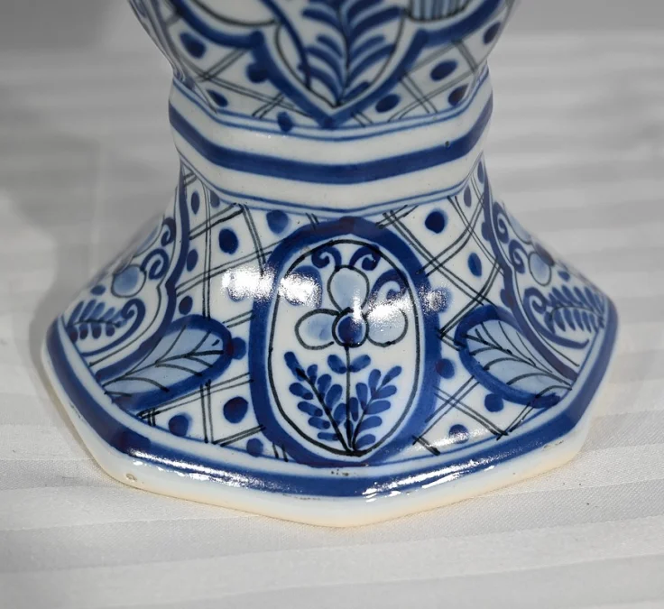 PAAR DELFTER FAIENCE-VASEN