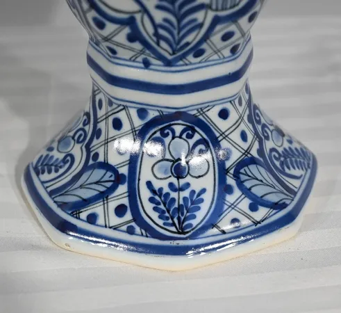 Paire de Vases en Faïence de Delft – Début XXe