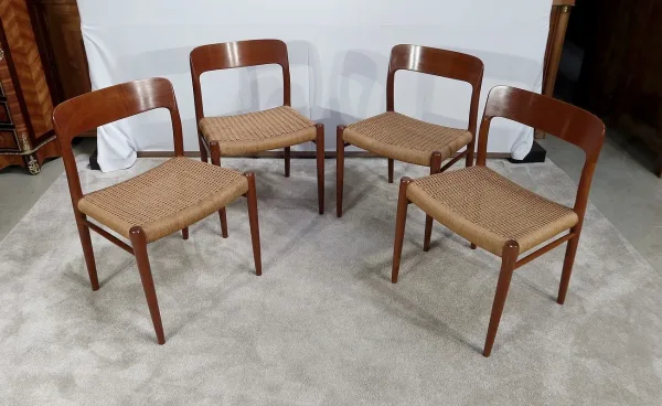 Suite de 4 Chaises Modèle « 75 » par Niels Otto Moller, Danemark - 1960