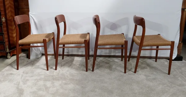 Suite de 4 Chaises Modèle « 75 » par Niels Otto Moller, Danemark - 1960