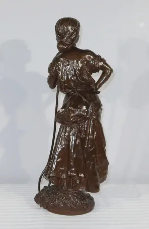 BRONZE SCULPTURE signed H. MOREAU