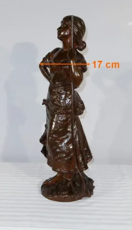 BRONZE SCULPTURE signed H. MOREAU