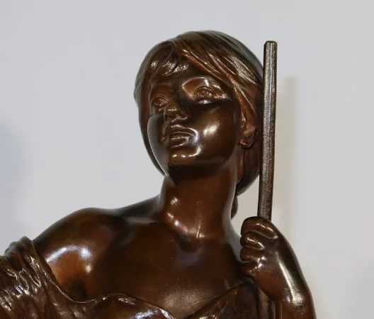 BRONZE SCULPTURE signed H. MOREAU