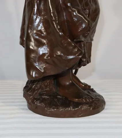 Important Bronze « Jeune Paysanne », signé H. Moreau – 2ème partie XIXe