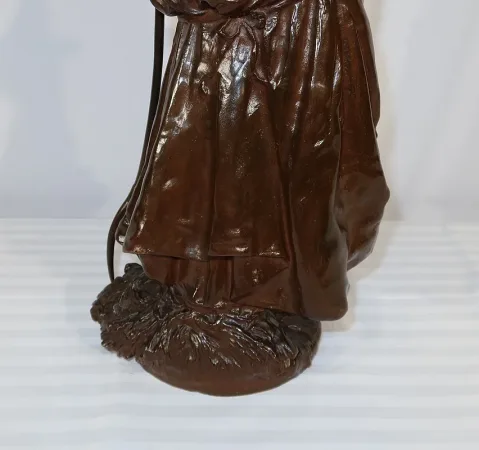BRONZE SCULPTURE signed H. MOREAU