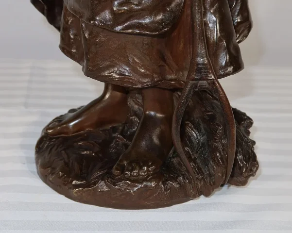 Important Bronze « Jeune Paysanne », signé H. Moreau – 2ème partie XIXe
