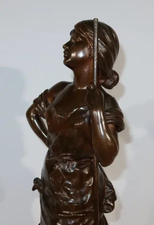 BRONZE SCULPTURE signed H. MOREAU