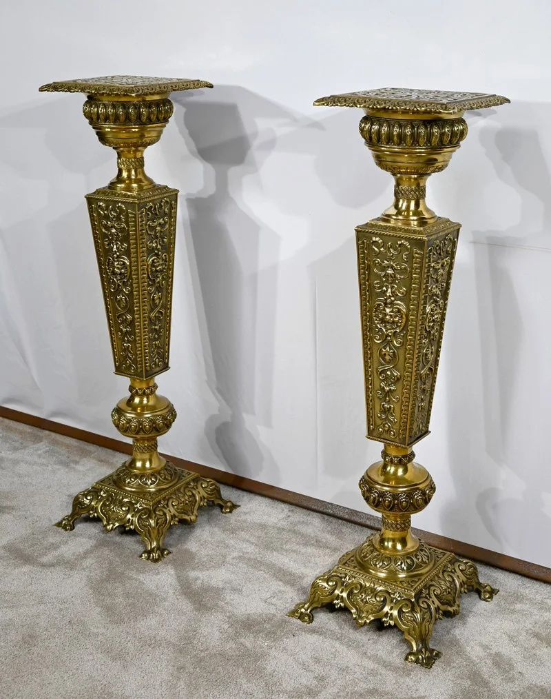PAAR STANDAARDEN IN LOUIS XVI-STIJL