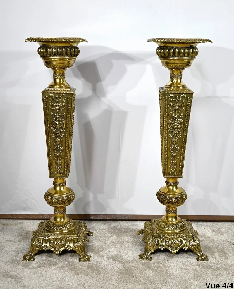 PAAR STANDAARDEN IN LOUIS XVI-STIJL