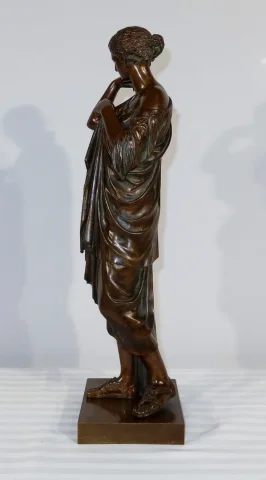 Bronze « Diane de Gabies » d’après Praxitèle, signé C. Sauvage – Début XIXe