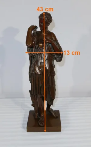 Bronze « Diane de Gabies » d’après Praxitèle, signé C. Sauvage – Début XIXe