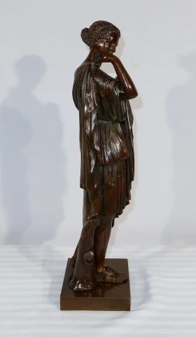 Bronze « Diane de Gabies » d’après Praxitèle, signé C. Sauvage – Début XIXe