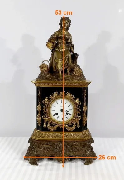 Pendule en Marbre et Bronze, style Louis XVI, époque Restauration - Début XIXe