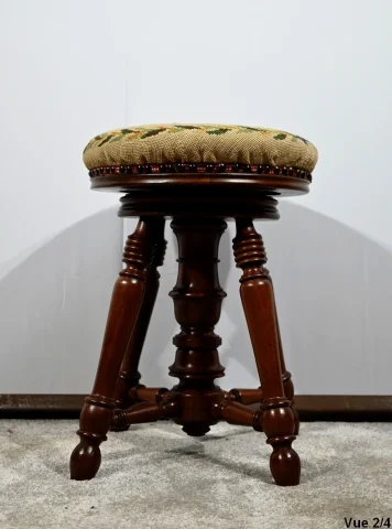PIANO STOOL