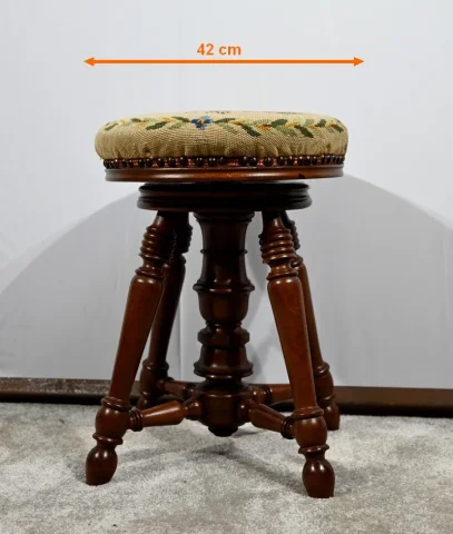 PIANO STOOL