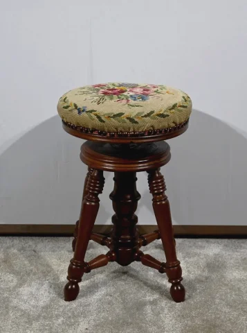 PIANO STOOL