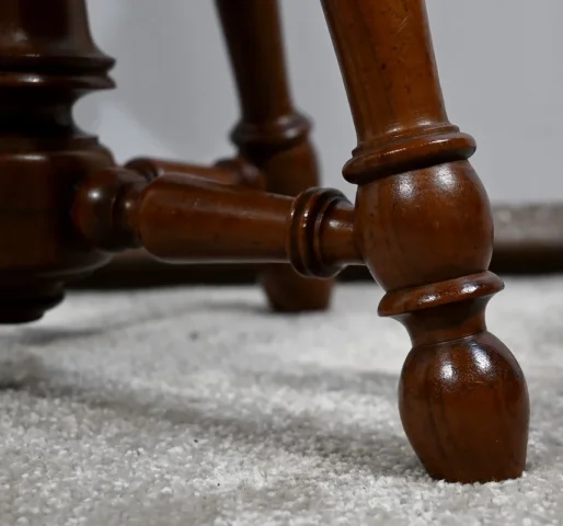 PIANO STOOL