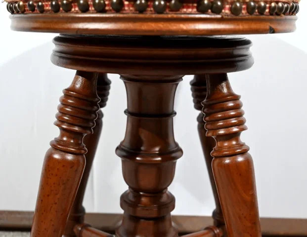 PIANO STOOL
