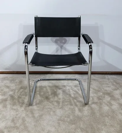 Fauteuil en Métal Chromé et Cuir noir, d'après M. Breuer - 1970