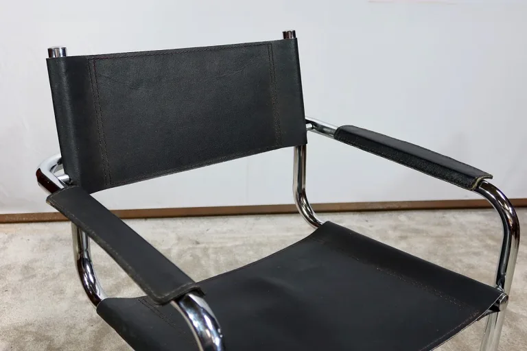 Fauteuil en Métal Chromé et Cuir noir, d'après M. Breuer - 1970