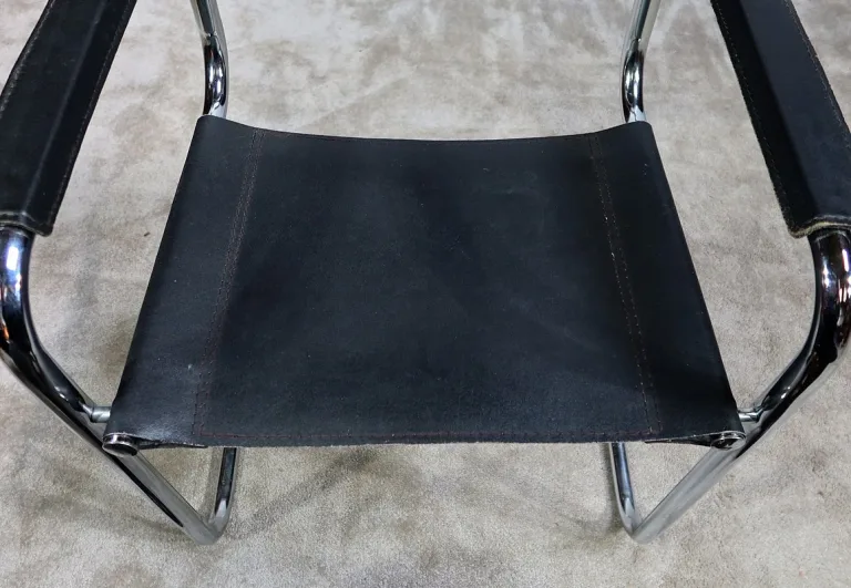 Fauteuil en Métal Chromé et Cuir noir, d'après M. Breuer - 1970