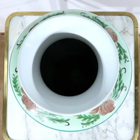 Vase en Porcelaine de Limoges et à décors de Fleurs– Début XXe