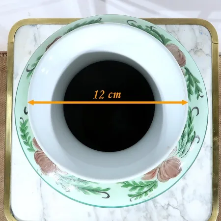 Vase en Porcelaine de Limoges et à décors de Fleurs– Début XXe