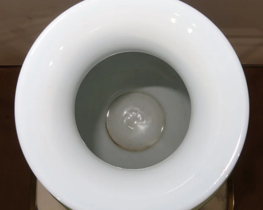 VASE AUS LIMOGES-PORZELLAN