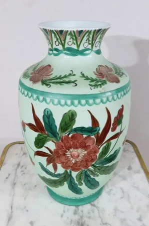 Vase en Porcelaine de Limoges et à décors de Fleurs– Début XXe